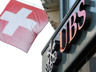 Эксперты: Credit Suisse достанется давнему врагу – банку UBS