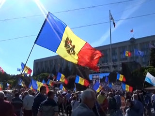 Протестующие молдаване жаждут досрочных выборов и отставок