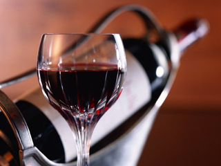 In vino veritas: россияне отказываются от крепкого алкоголя в пользу вина