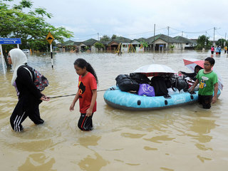 Наводнение в Малайзии: эвакуированы тысячи людей
