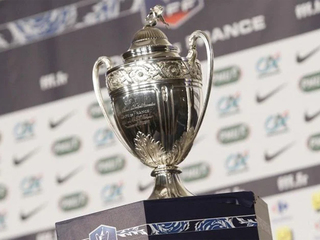 Кубок Франции по футболу приостановлен из-за COVID-19