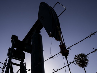 Нефть дорожает на перспективах роста спроса и восстановления экономики