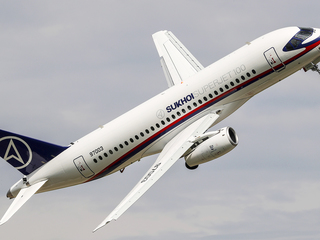 Самолет, следовавший из Екатеринбурга в Москву, подал сигнал тревоги