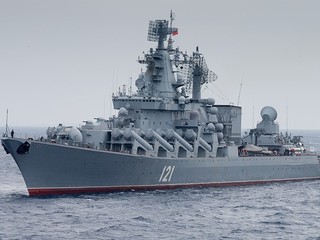 Крейсер Москва получил серьезные повреждения после взрыва на борту