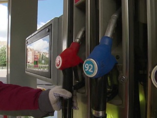 Цена Аи-92 на бирже упала впервые за неделю, на сжиженный газ обновила рекорд