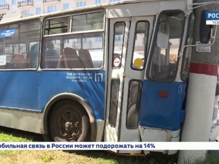 В ДТП с троллейбусом в Чебоксарах пострадали 6 пассажиров