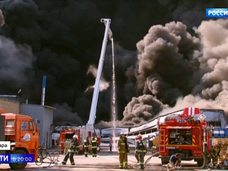 Пожар на складе в Самаре: металлические стены расплавились от жара