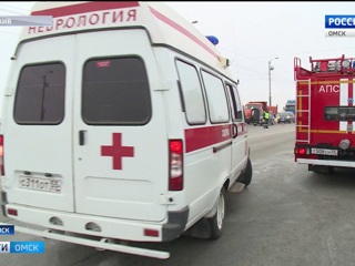 В ДТП с двумя фурами и автобусом на трассе Тюмень-Омск травмированы 5 вахтовиков