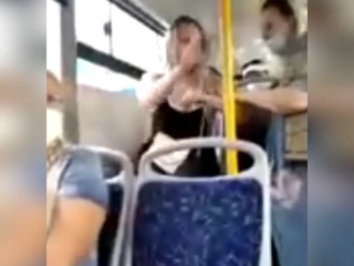 Из уфимского автобуса пассажиры выгнали девушку без маски