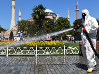 На турецких курортах резко выросло число заболевших коронавирусом