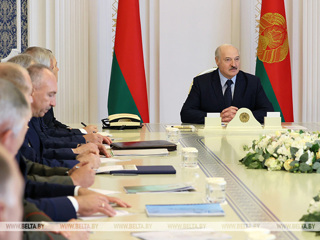 Решим по-человечески: Лукашенко пригласил генпрокуроров России и Украины