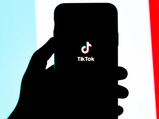 В TikTok заявили о готовности бороться с незаконными публикациями