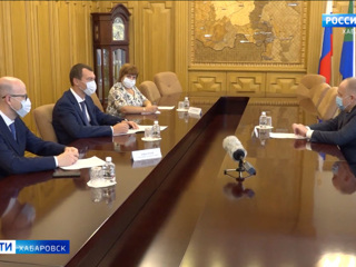 Рабочая встреча М.  Дегтярёва с заместителем Министра просвещения РФ В. Басюком