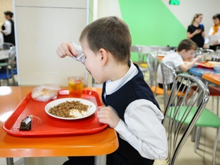 В Анапе школьников с ограниченными возможностями здоровья обеспечат двухразовым питанием