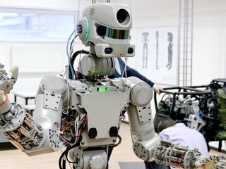 Хинштейн: искусственный интеллект не решит проблемы за человека