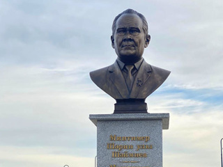 В Татарстане открыли бронзовый бюст первому Президенту РТ Минтимеру Шаймиеву