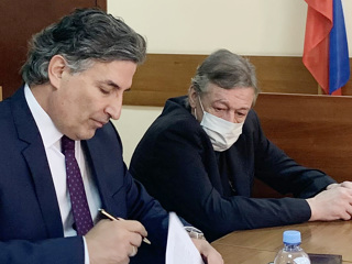 Помню, что искал пиво: Ефремов дал показания по делу о ДТП