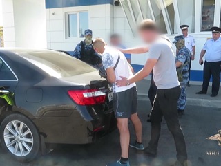 Появилось видео угона инкассаторского фургона в Крыму