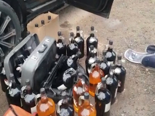 Полиция Волгограда обнаружила в авто Курской области поддельный алкоголь
