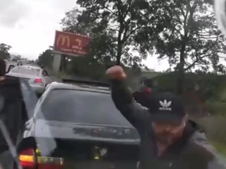 Дорожный конфликт с тараном попал на видео в Петербурге