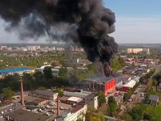 В центре Калуги горит пятиэтажное здание