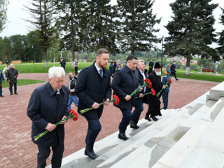 Губернатор в Ржеве почтил память освободителей города от немецко-фашистских захватчиков
