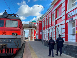 Пьяного дебошира из Самары сняли с поезда в Мордовии