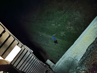 Упал с моста: фотограф насмерть разбился во время выступления "психоделик-рок группы"