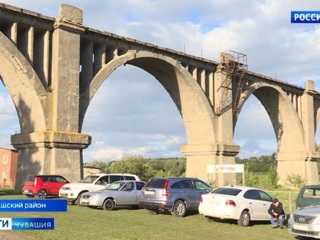 В Чувашии с Мокринского моста упал фотограф
