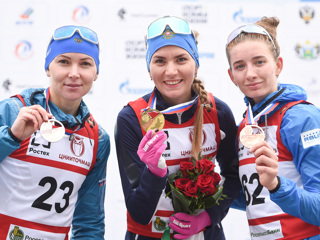 Сливко выиграла индивидуальную гонку на чемпионате России по летнему биатлону
