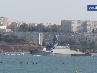 Корабли Черноморского флота проводят в море на учения 