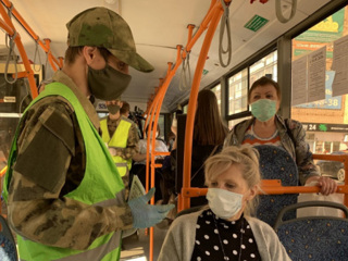 В Самаре автобусы не едут, пока пассажиры не наденут маски