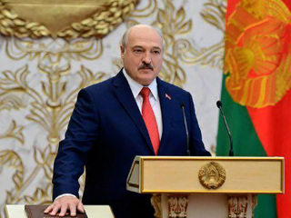 Лукашенко подписал декрет о передаче части президентских полномочий