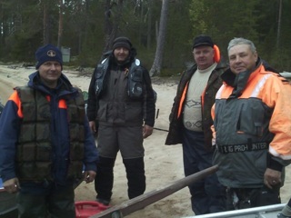 На севере Карелии сотрудники ГИМС спасли двух попавших в шторм рыбаков