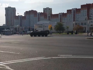 Резиденцию Лукашенко взяли под охрану бронемашины