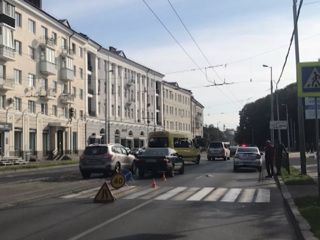 В Калининграде на пешеходном переходе сбили девушку