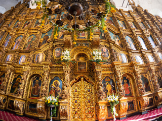 Воры выкинули почитаемую икону, украденную из московского храма