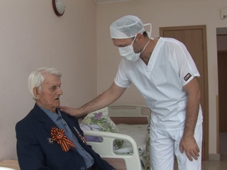Калининградские врачи спасли ногу 96-летнему ветерану ВОВ