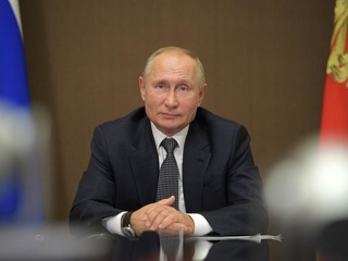 Вениамин Кондратьев поздравил Президента России с 68-летием