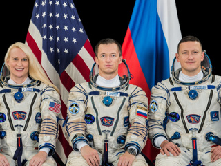 Члены длительной экспедиции на МКС возвращаются на Землю