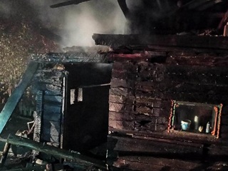 Два человека заживо сгорели при пожаре в Челябинской области