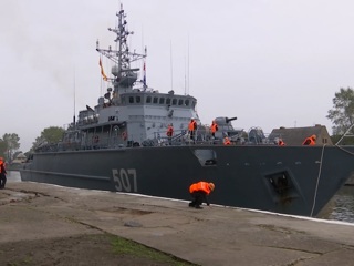 В военную гавань Балтийска из Финского залива вернулся тральщик "Александр Обухов"