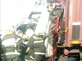Четыре грузовика столкнулись на трассе М7: один водитель погиб