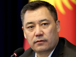 Новый глава Киргизии сложил с себя полномочия