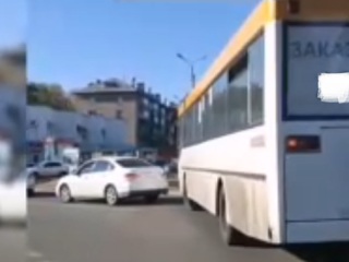 В Липецкой области автобус столкнулся с легковым автомобилем