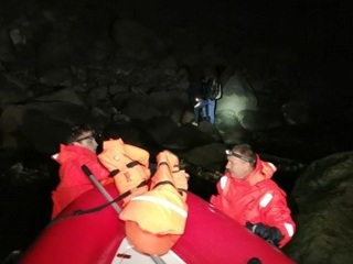 В Крыму туристов с горы Аю-Даг эвакуировали на лодке