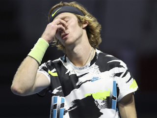 Рублев не смог пробиться в четвертьфинал турнира в Париже