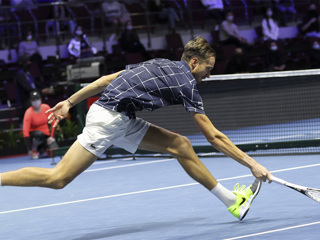 Медведев остался без полуфинала турнира в Вене после поражения от Андерсона
