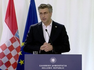 Премьер Хорватии извинился за 