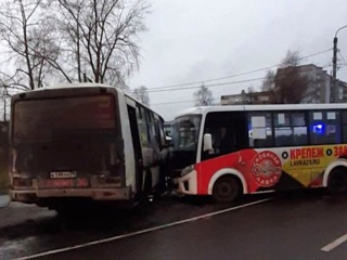 В Архангельской области перевернулся рейсовый микроавтобус